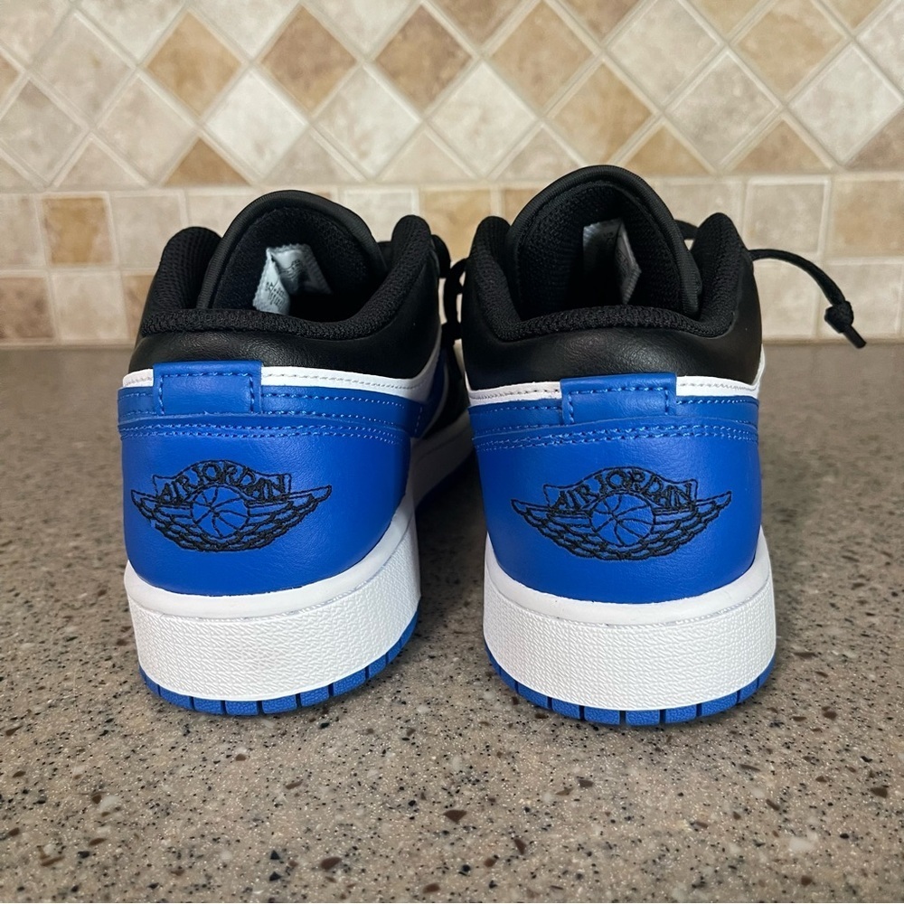 NWOB Nike Air Jordan 1 Low Royal Toe Boys Size 7Y (Women’s 8.5) 553560-140 - Picture 7 of 9